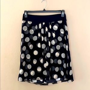 Ann Taylor mid length polka dot skirt size 6